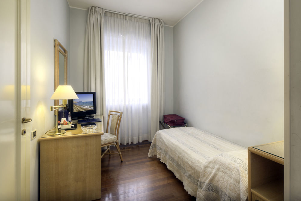 Hotel Enzo Porto Recanati Exterior foto