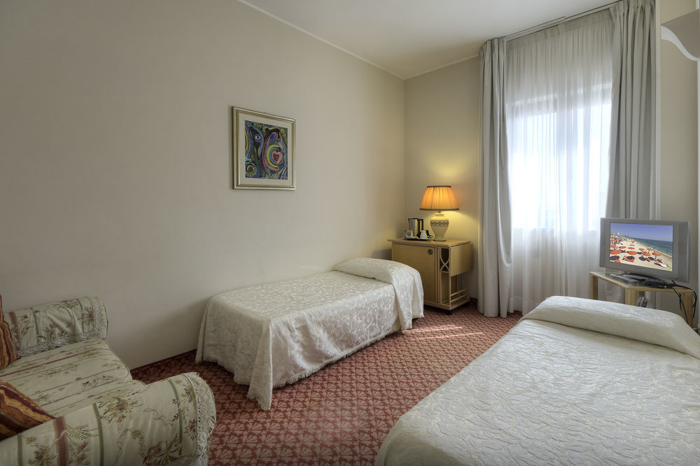 Hotel Enzo Porto Recanati Exterior foto